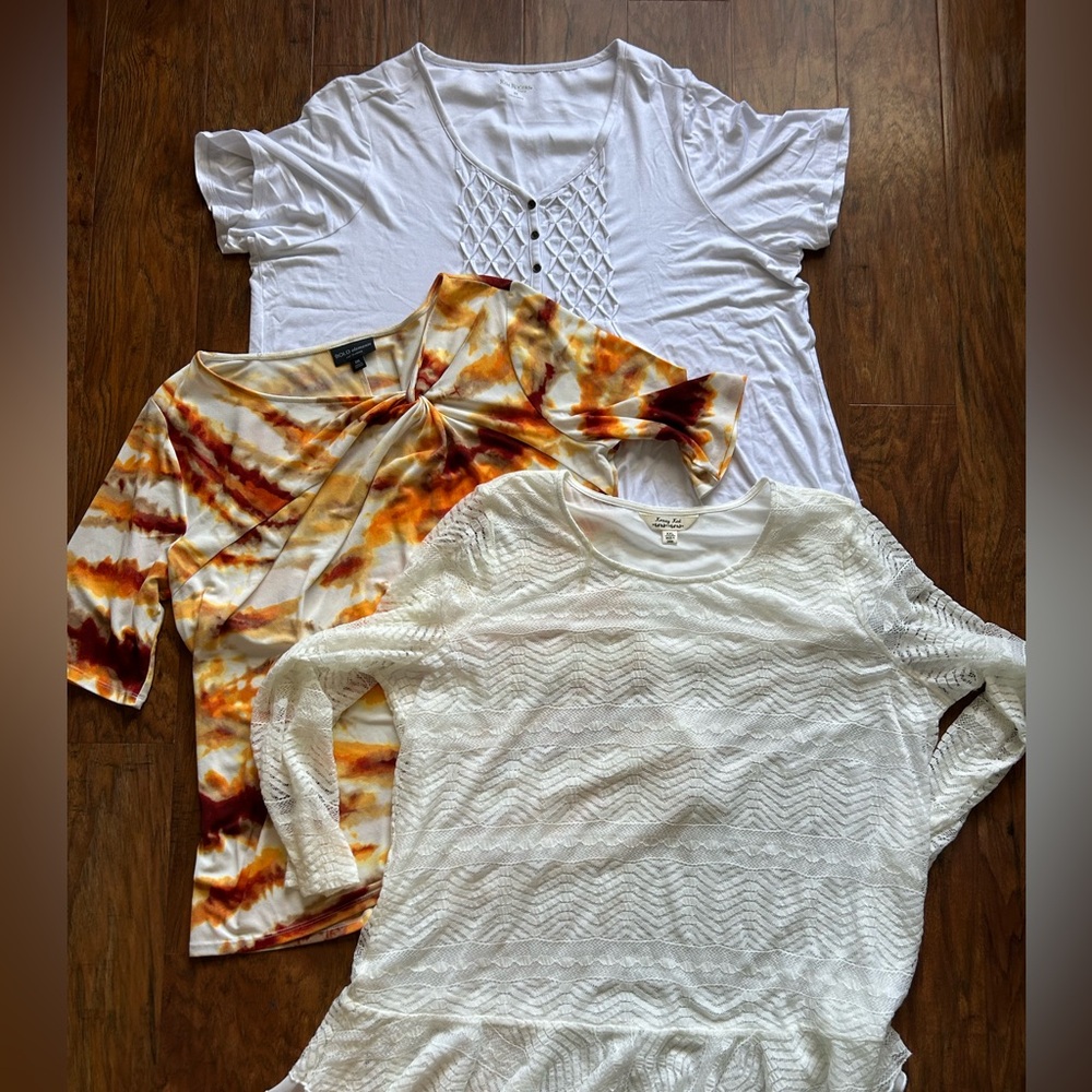 Women’s Blouses in White and Orange Short Sleeve Tops Bundle of Three XXL 2X